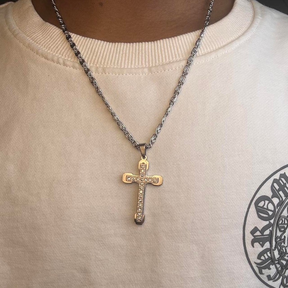 Gold cross pendant necklace